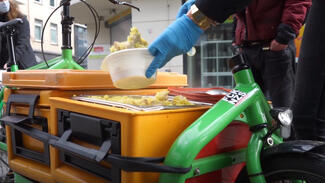 Engagement hoch Zehn (Video)